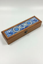 El Yapımı Çini Karo Baskılı Ahşap Tespih Kutusu (5x25cm) - Görsel 3