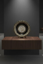 El İşi Gümüş ve Altın Desenli ALLAH MUHAMMED  Yazılı 30 cm Çini Tabak - Görsel 3