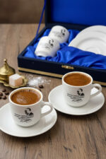 Atatürk Portreli ve İmzalı Kadife Kutulu 2 Kişilik Türk Kahvesi Fincan Takımı