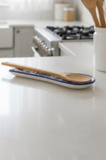 El Yapımı Mavi Çini Kabartmalı Kaşıklık - Görsel 3