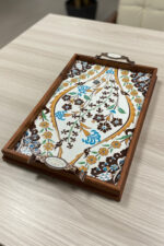 El Yapımı Ahşap Çerçeveli Çini Karo Kabartmalı Sunum Tepsisi - Görsel 4