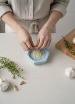 El Yapımı Seramik Rende Tabağı (10 cm) - Sarımsak, Zencefil, Meyve Püresi ve Bebek Maması Hazırlayıcı - Görsel 5