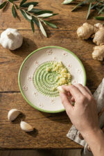 El Yapımı Seramik Rende Tabağı (13 cm) – Sarımsak, Zencefil, Meyve Püresi ve Bebek Maması Hazırlayıcı - Görsel 2