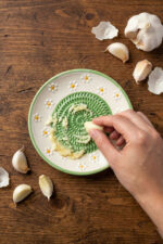 El Yapımı Seramik Rende Tabağı (13 cm) –Sarımsak, Zencefil, Meyve Püresi ve Bebek Maması Hazırlayıcı - Görsel 3